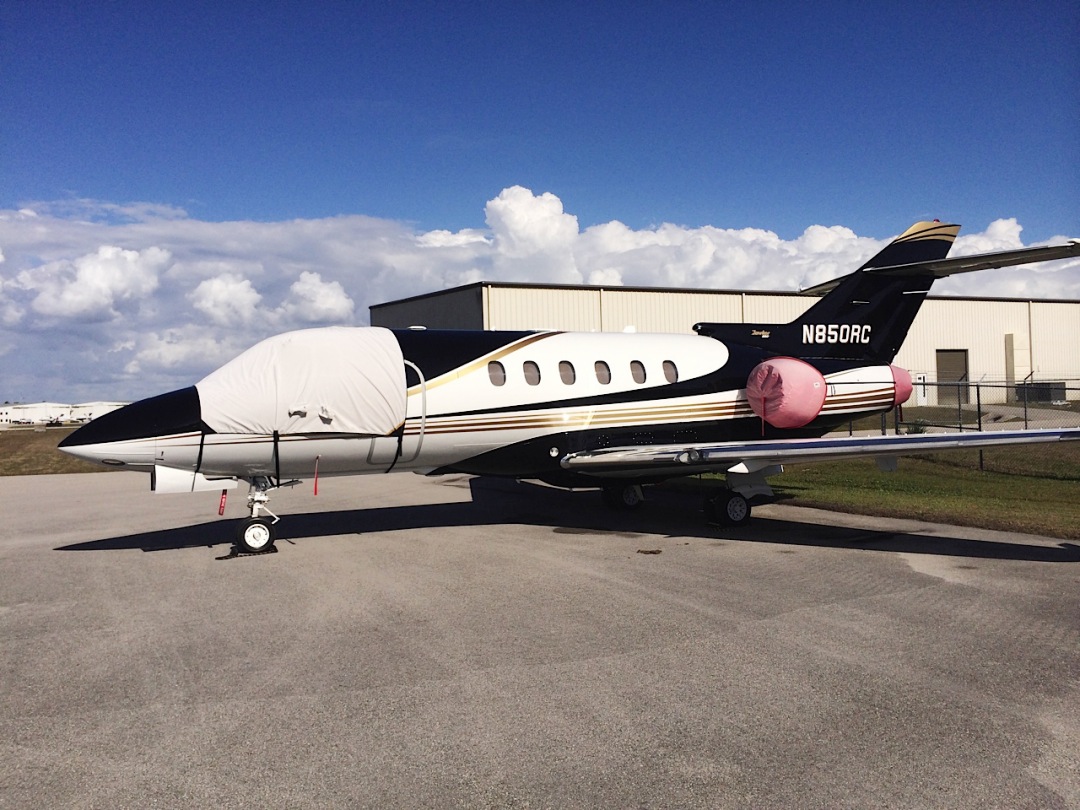Hawker 800 Cockpit Cover, extended aft 24"