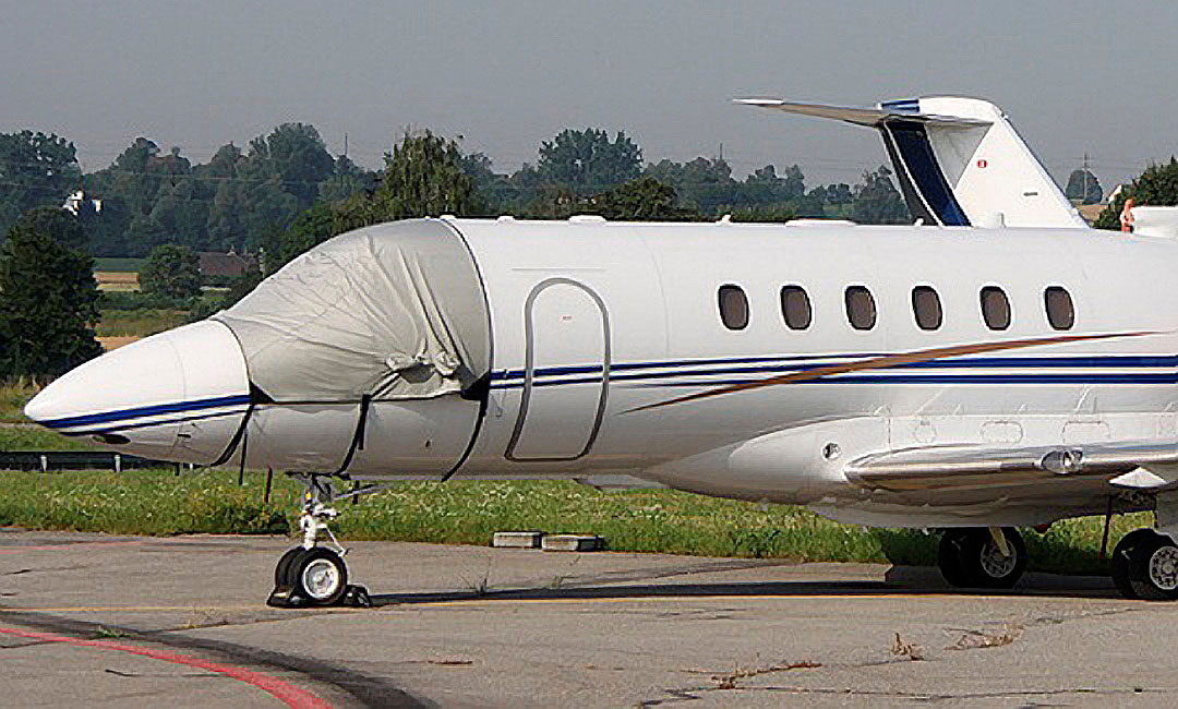 Hawker 800 Cockpit Cover