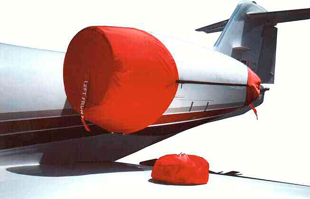 Lear 30 Tri-Fold Engine Cover