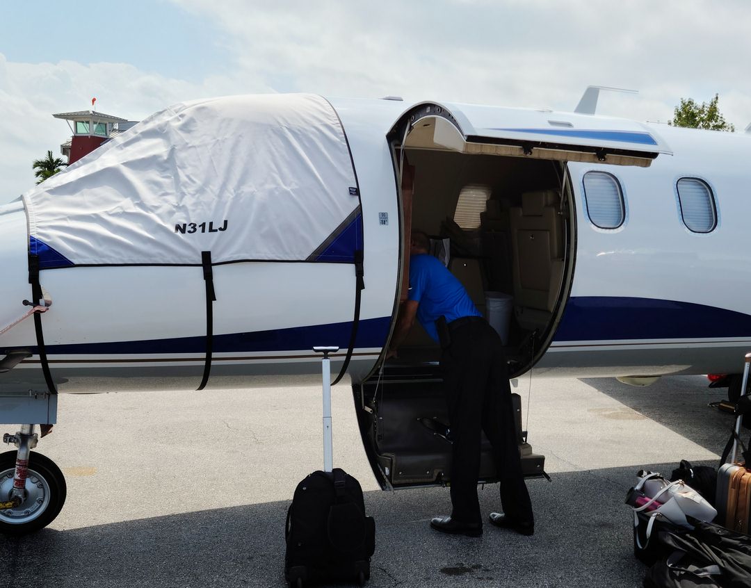 Lear 31A Cockpit Cover