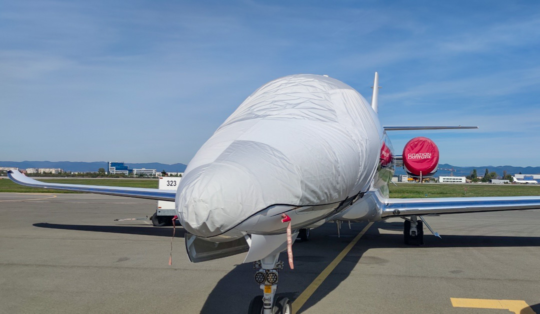 Cessna Citation Latitude (680A) Cockpit/Nose Cover, Doesn't Cover Pitot Tubes